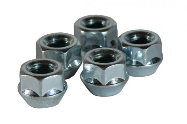 Extra låga hjulmuttrar